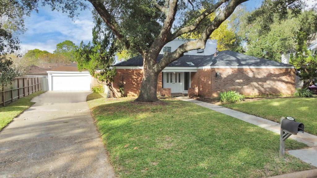 3514 Summit Drive, Missouri City, TX 77459