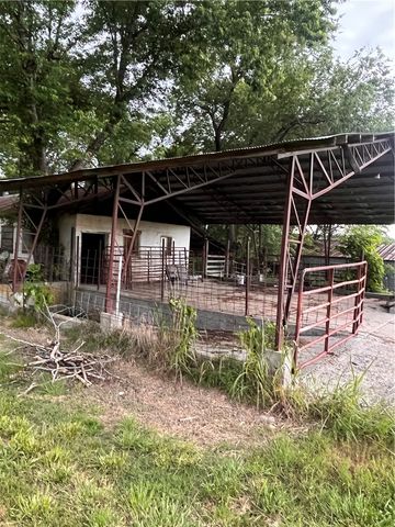 14683 Viney Grove Road, Fayetteville, AR 72704