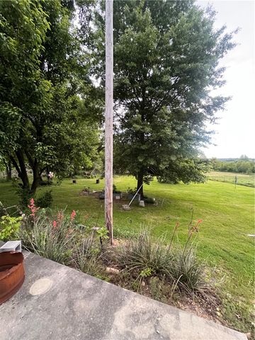 14683 Viney Grove Road, Fayetteville, AR 72704