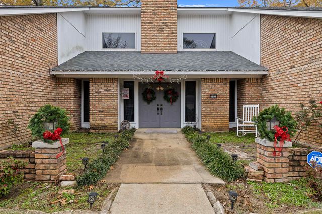 505 Brookhollow, White Oak, TX 75693