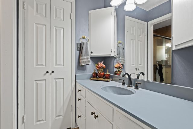 505 Brookhollow, White Oak, TX 75693