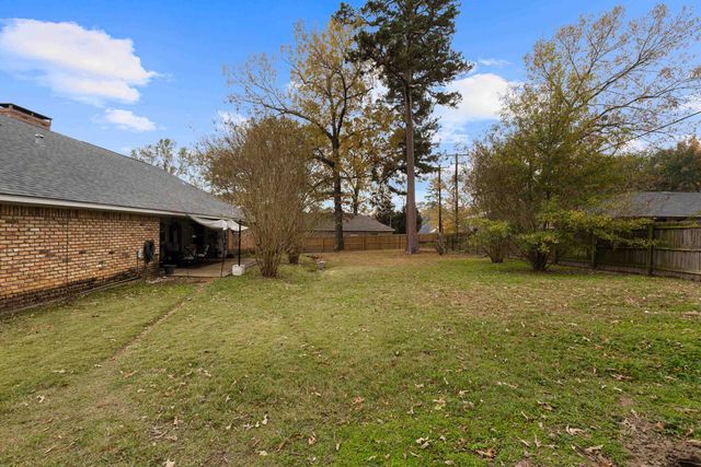 505 Brookhollow, White Oak, TX 75693