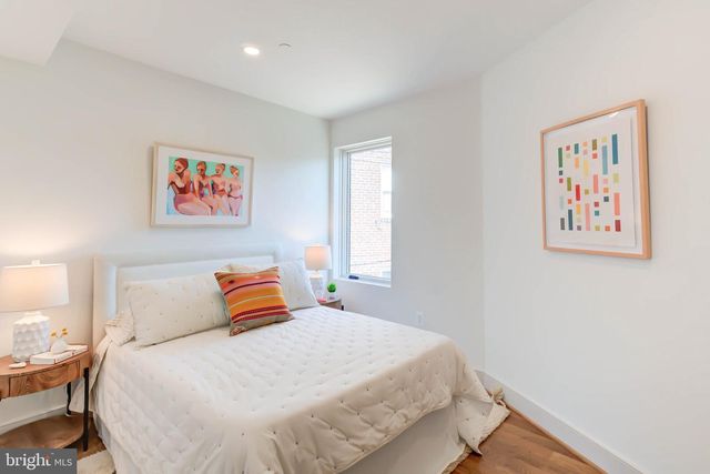 1327 IVES PL SE, Washington, DC 20003