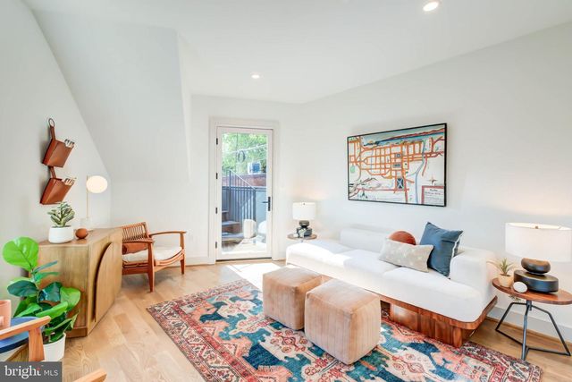 1327 IVES PL SE, Washington, DC 20003