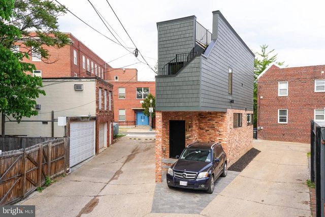 1327 IVES PL SE, Washington, DC 20003