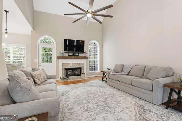 25 Lyndhurst Way, Sharpsburg, GA 30277