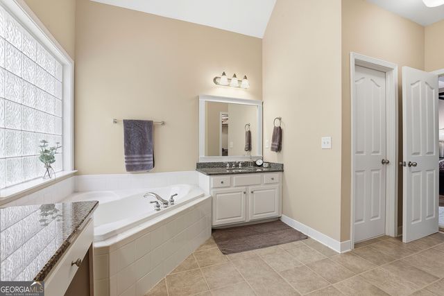 25 Lyndhurst Way, Sharpsburg, GA 30277