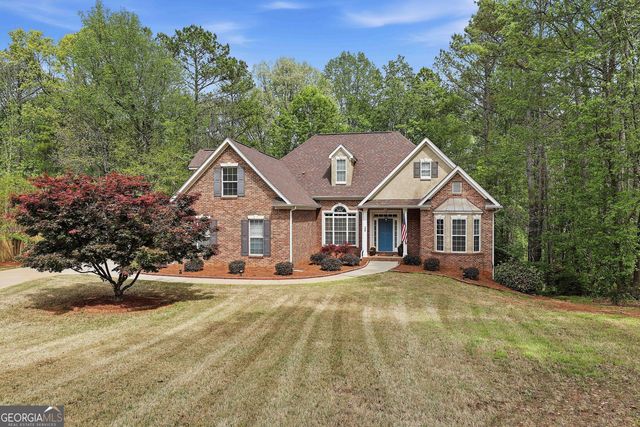 25 Lyndhurst Way, Sharpsburg, GA 30277