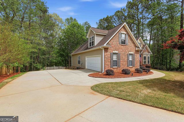 25 Lyndhurst Way, Sharpsburg, GA 30277