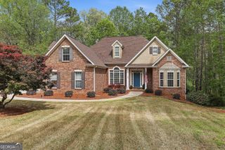 25 Lyndhurst Way, Sharpsburg, GA 30277