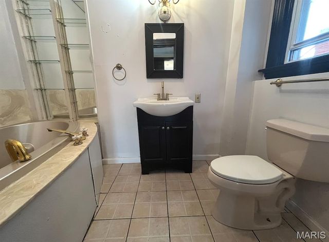 4371 W Belle Place, St Louis, MO 63108