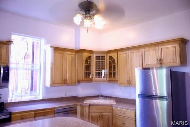 4371 W Belle Place, St Louis, MO 63108