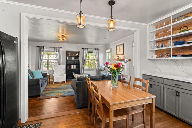 1427 NW Washington Boulevard, Grants Pass, OR 97526