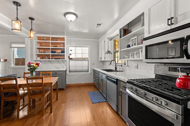 1427 NW Washington Boulevard, Grants Pass, OR 97526