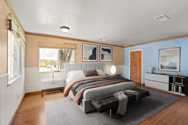 1427 NW Washington Boulevard, Grants Pass, OR 97526