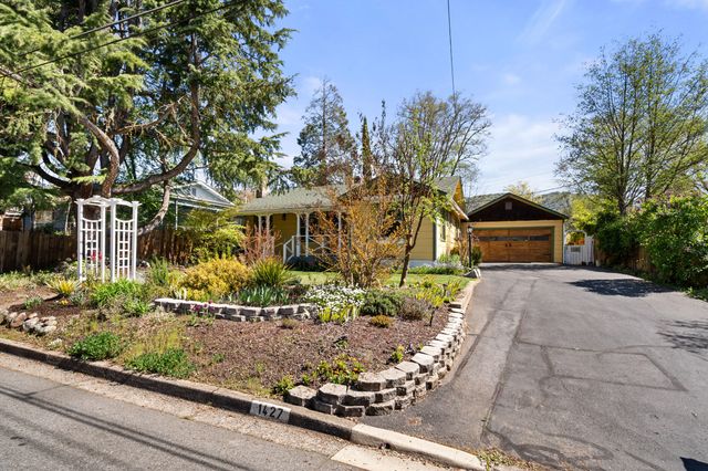 1427 NW Washington Boulevard, Grants Pass, OR 97526