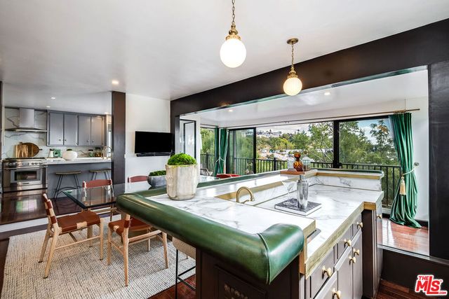9234 Kinglet Drive, Los Angeles, CA 90069