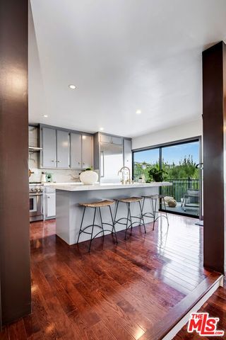 9234 Kinglet Drive, Los Angeles, CA 90069