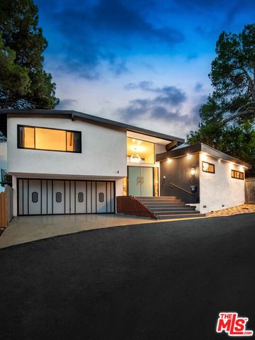 9234 Kinglet Drive, Los Angeles, CA 90069