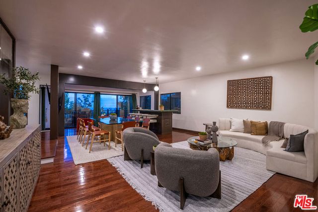 9234 Kinglet Drive, Los Angeles, CA 90069