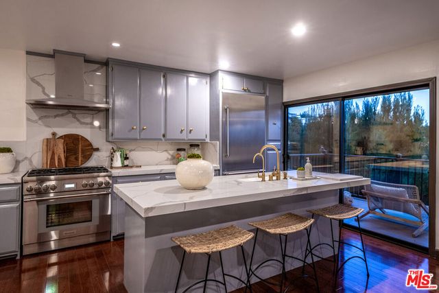 9234 Kinglet Drive, Los Angeles, CA 90069