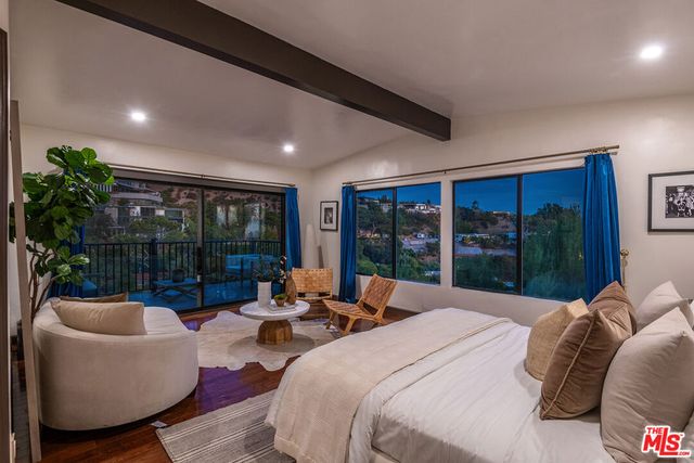 9234 Kinglet Drive, Los Angeles, CA 90069