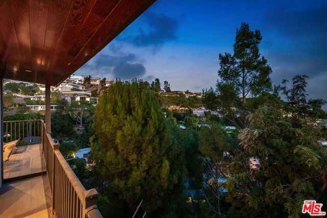 9234 Kinglet Drive, Los Angeles, CA 90069
