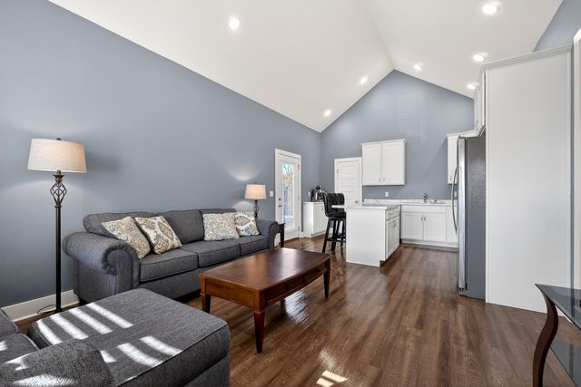 817 S Mountain St, Smithville, TN 37166