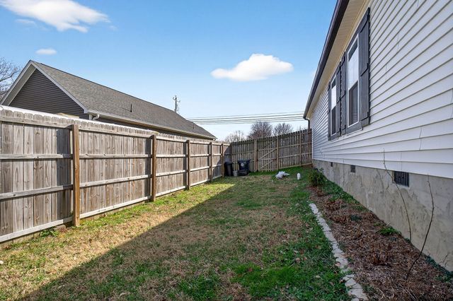 817 S Mountain St, Smithville, TN 37166
