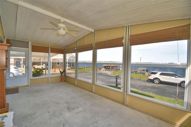 154 PARADISE LANE, Auburndale, FL 33823