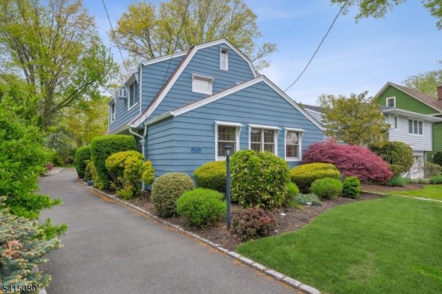 61 Burnett Ter, Maplewood Twp., NJ 07040