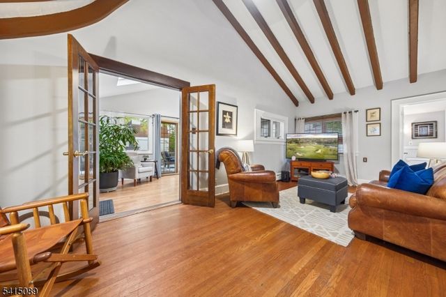 61 Burnett Ter, Maplewood Twp., NJ 07040