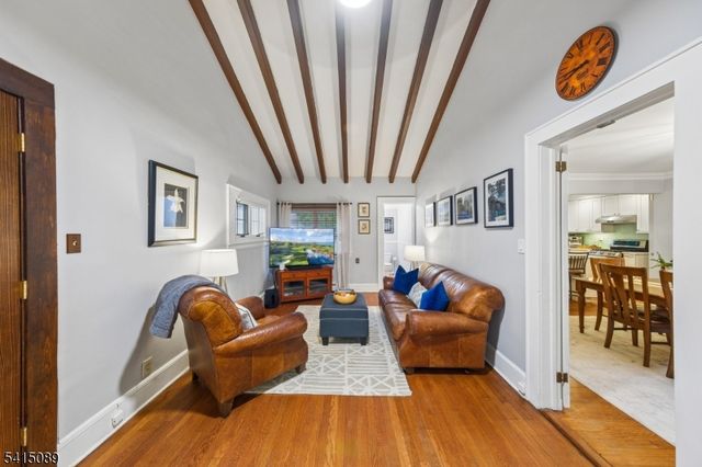 61 Burnett Ter, Maplewood Twp., NJ 07040