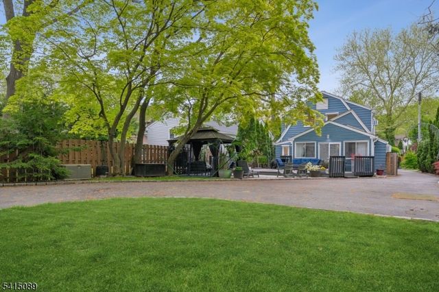 61 Burnett Ter, Maplewood Twp., NJ 07040