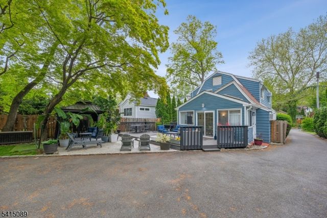 61 Burnett Ter, Maplewood Twp., NJ 07040