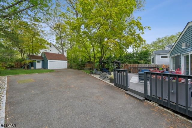 61 Burnett Ter, Maplewood Twp., NJ 07040