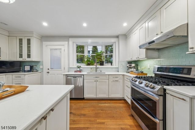 61 Burnett Ter, Maplewood Twp., NJ 07040