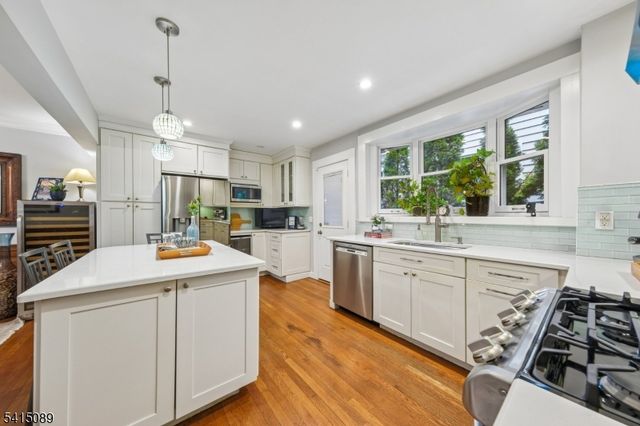 61 Burnett Ter, Maplewood Twp., NJ 07040