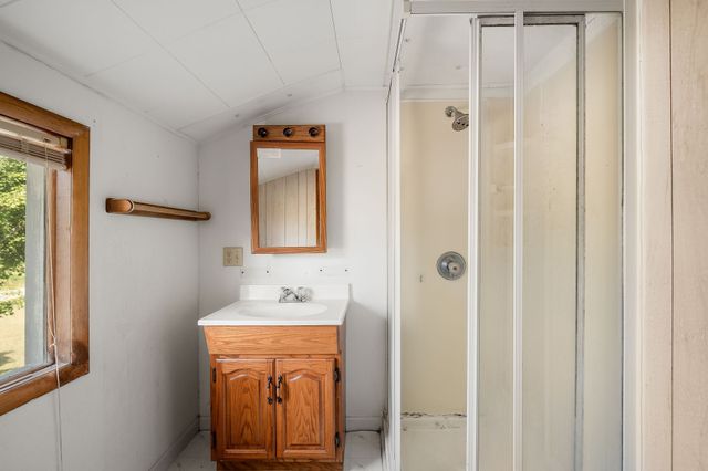 1298 S Bunker Hill Rd, Sparta, TN 38583