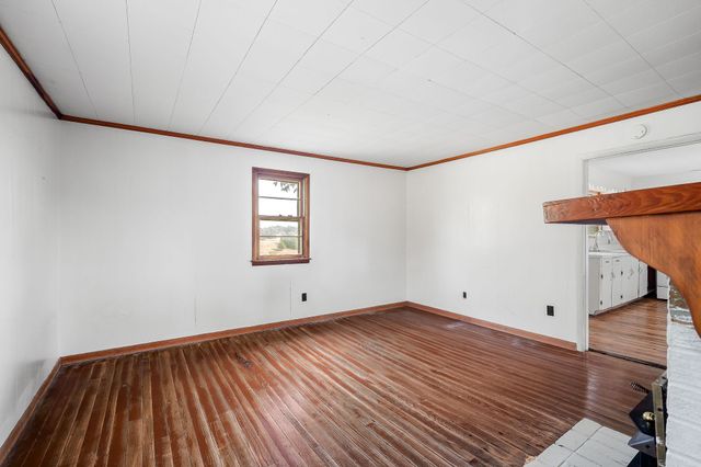 1298 S Bunker Hill Rd, Sparta, TN 38583
