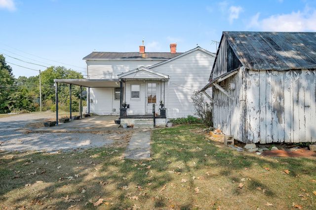 1298 S Bunker Hill Rd, Sparta, TN 38583