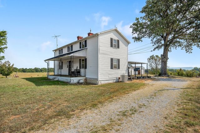 1298 S Bunker Hill Rd, Sparta, TN 38583