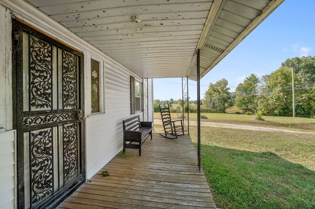 1298 S Bunker Hill Rd, Sparta, TN 38583