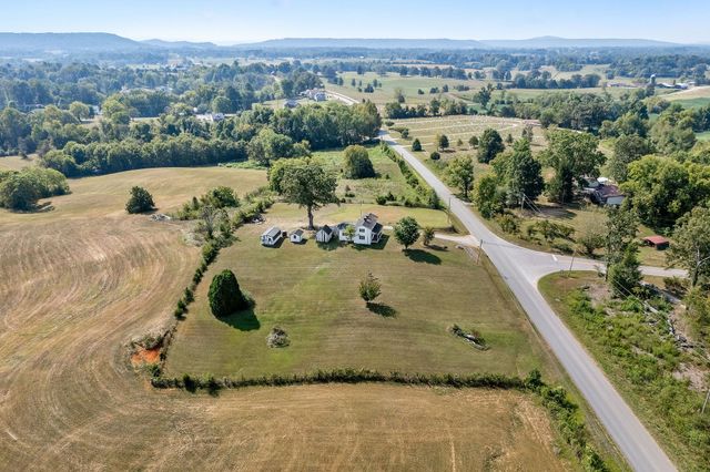 1298 S Bunker Hill Rd, Sparta, TN 38583