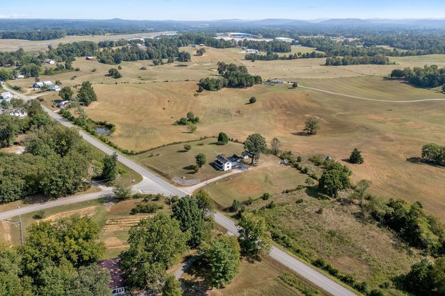 1298 S Bunker Hill Rd, Sparta, TN 38583