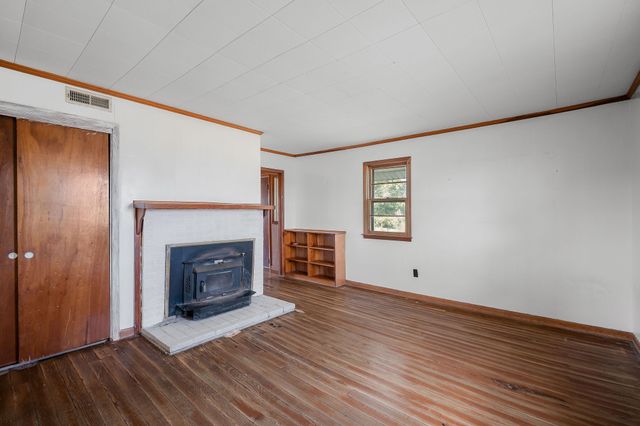 1298 S Bunker Hill Rd, Sparta, TN 38583