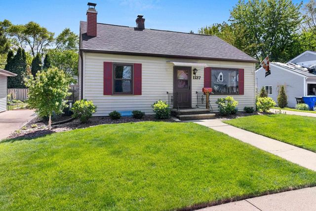 1137 E JARDIN STREET, Appleton, WI 54911
