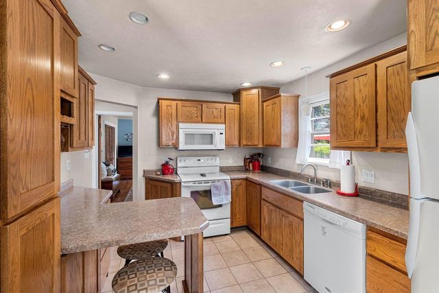 1137 E JARDIN STREET, Appleton, WI 54911