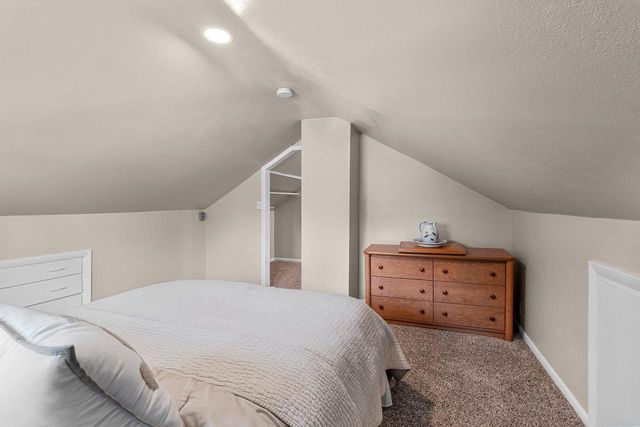 1137 E JARDIN STREET, Appleton, WI 54911
