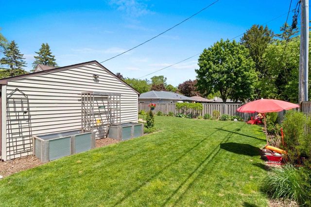 1137 E JARDIN STREET, Appleton, WI 54911